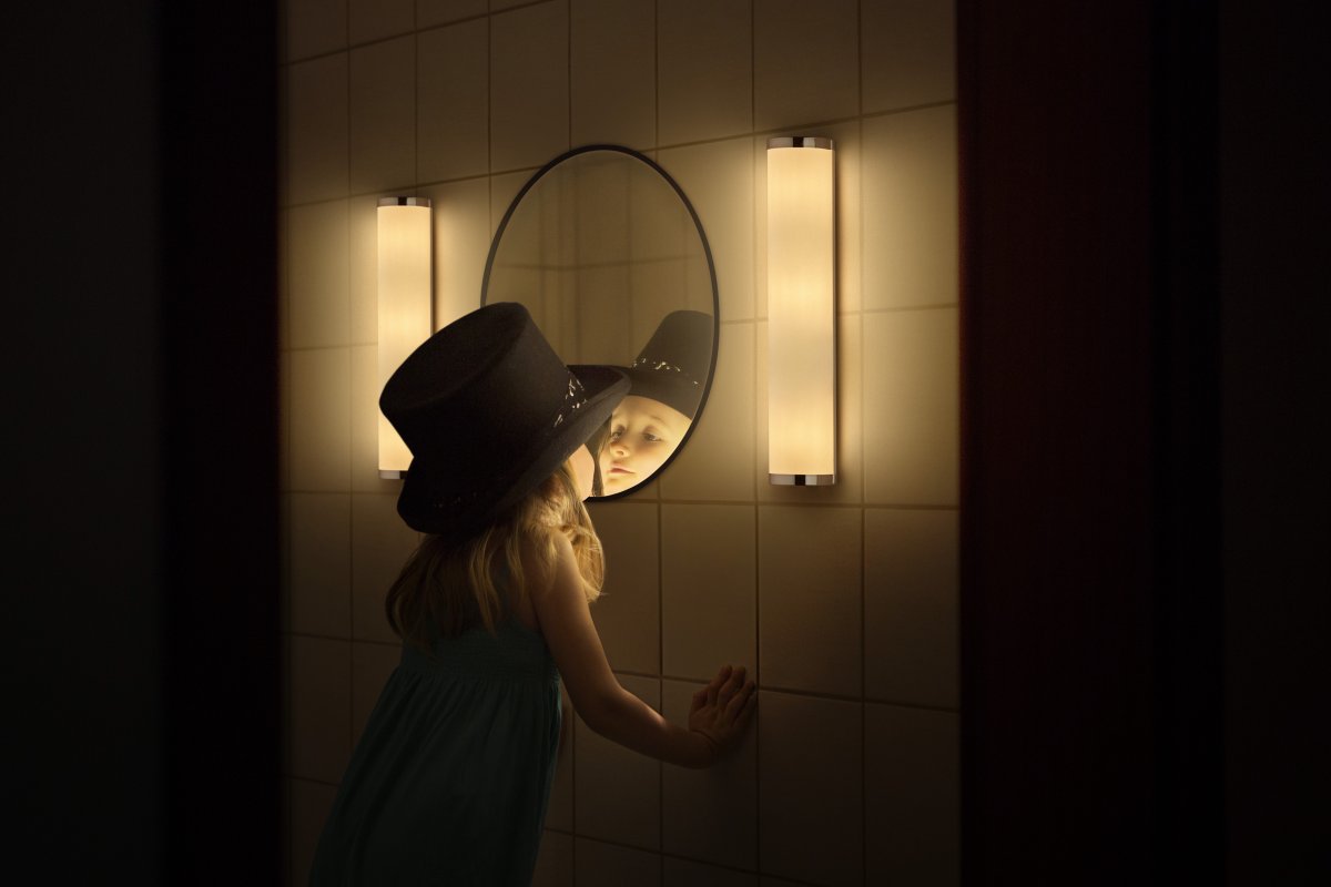 Classic Cylinder 45cm Cromo lámpara de baño De Osram - Classic Cylinder &auml;r en modern badrumslampa med klassisk design och g&ouml;r sig utm&auml;rkt i offentliga milj&ouml;er.