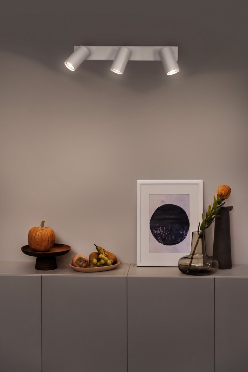 Octagon 3 Blanco foco de techo De Osram - Den n&auml;tta formen i kombination med de r&ouml;rliga spotlightsen g&ouml;r den m&aring;ngsidig och passar in i alla hem och stilar.
