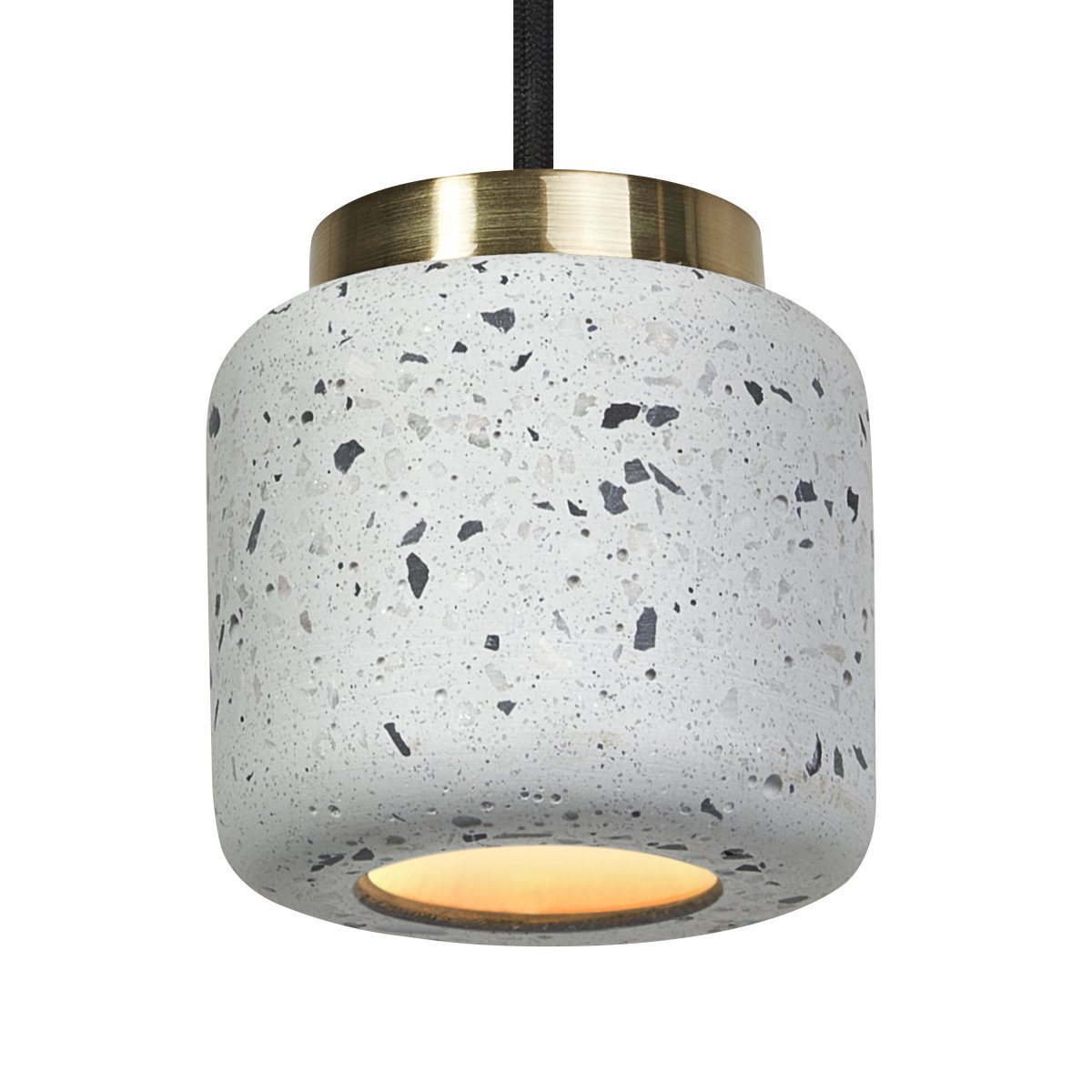 Terrazzo Ball Ø10 Blanco Lámpas de techo De Ledvance - Detaljerna i m&auml;ssing bidrar med en elegans till rummet.