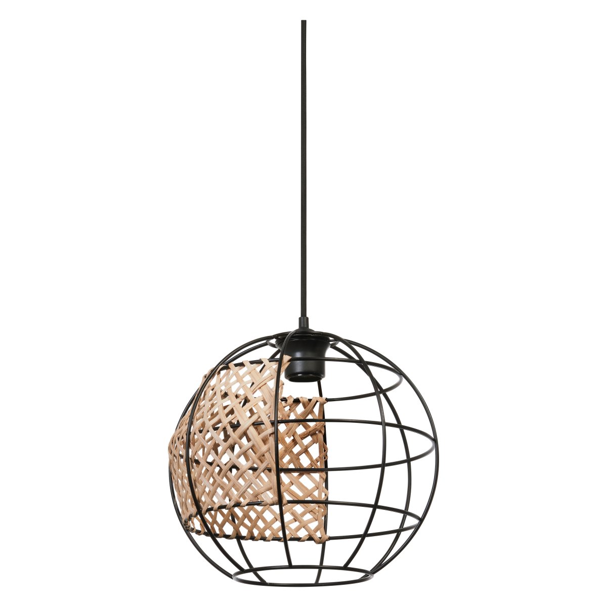 Cage Globe Ø30 Negro Lámpas de techo De Ledvance - La pantalla de metal negro combinada con los detalles de ratán le da a la habitación una hermosa atmósfera.