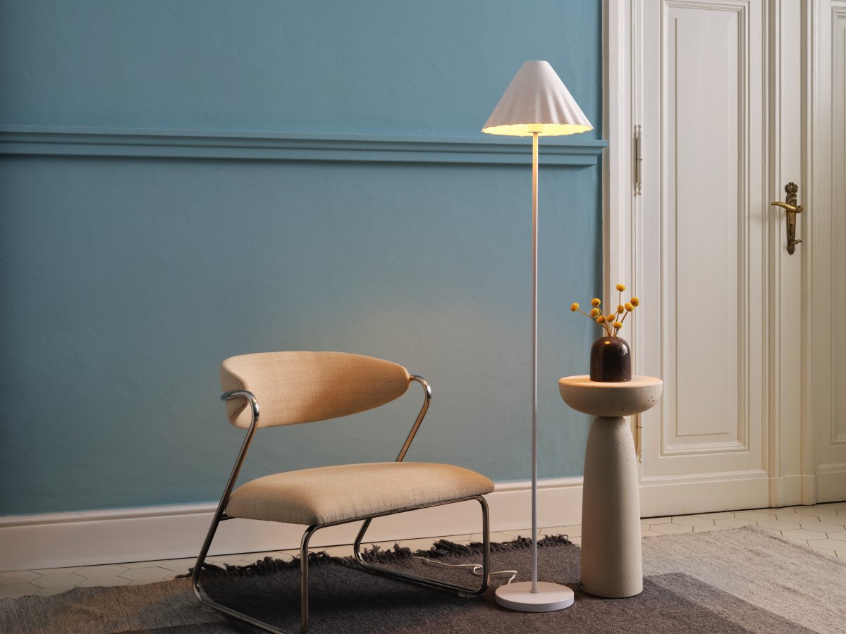 Pulp Blanco lámpara de pie De Ledvance - La pantalla de papel decorativa garantiza una agradable distribución de la luz en la habitación.