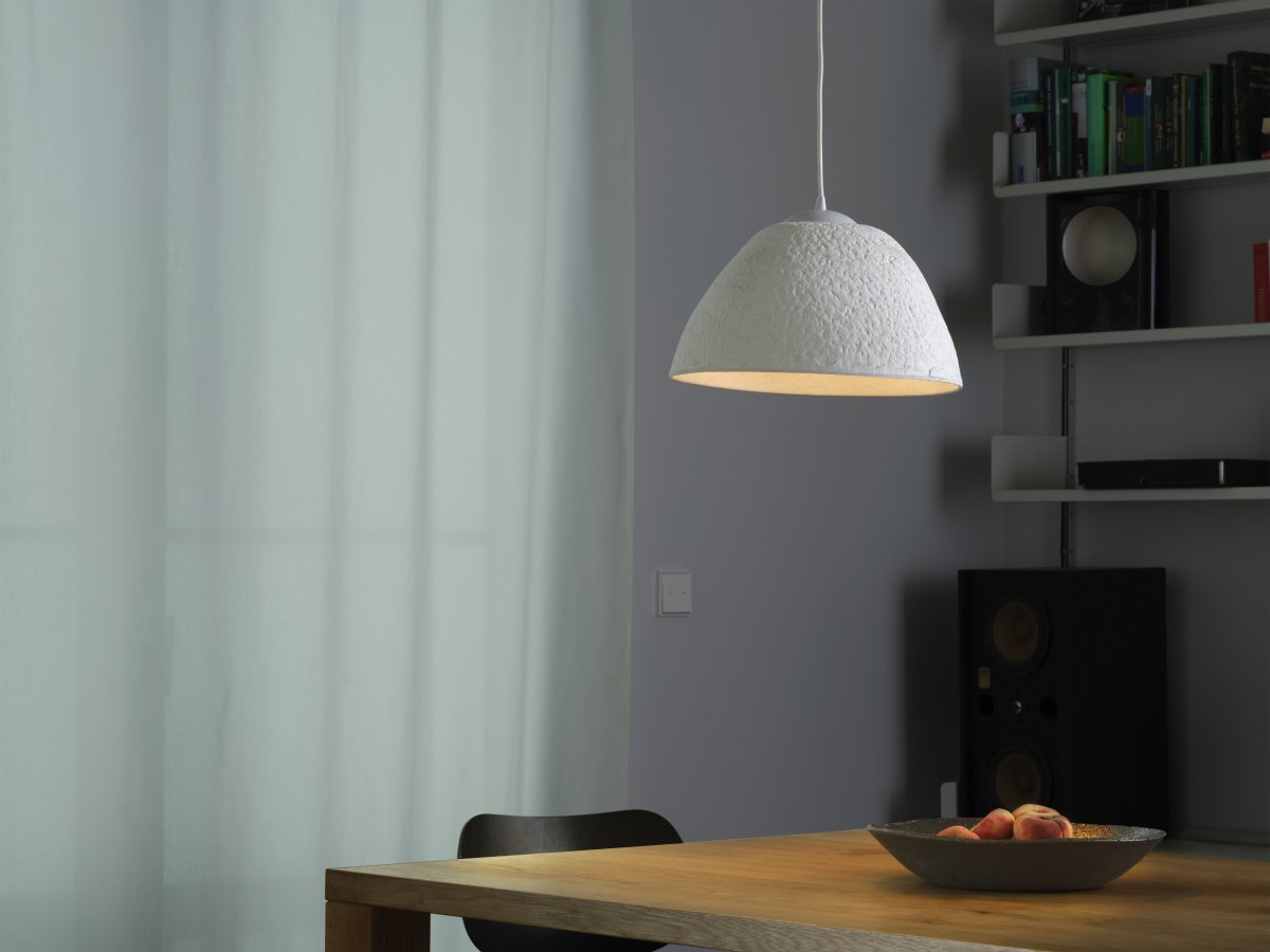 Camel Bell Ø38 Blanco Lámpas de techo De Ledvance - La pantalla de papel decorativa garantiza una hermosa difusión de la luz hacia abajo.