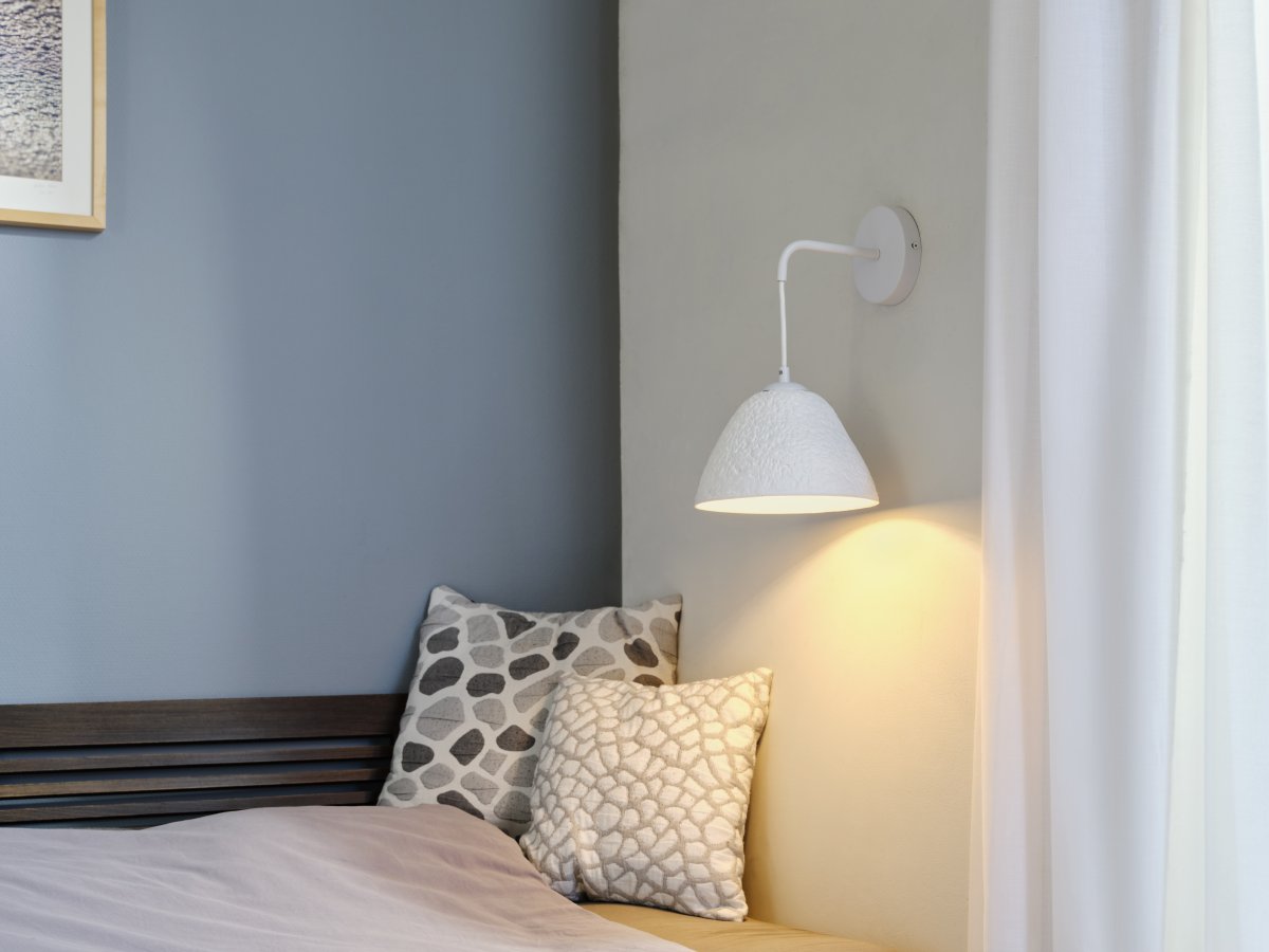 Camel Bell 22cm Blanco lámpara de pared De Ledvance - La pantalla de papel decorativa garantiza una hermosa difusi&oacute;n de la luz hacia abajo.