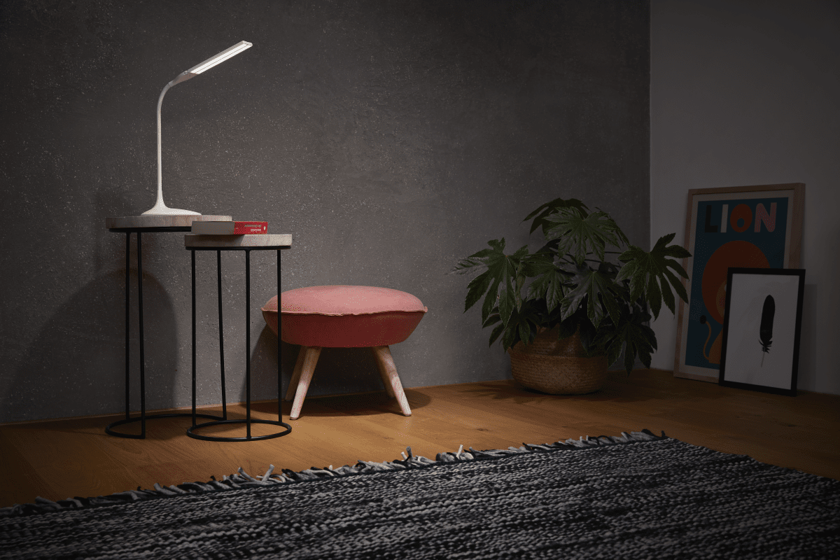 Panan Disc 37cm Blanco portátil De Ledvance - Ut&ouml;ver det &auml;r lampan dimbar med touchsensorn p&aring; lampfoten vilket g&ouml;r Panan m&aring;ngsidig.