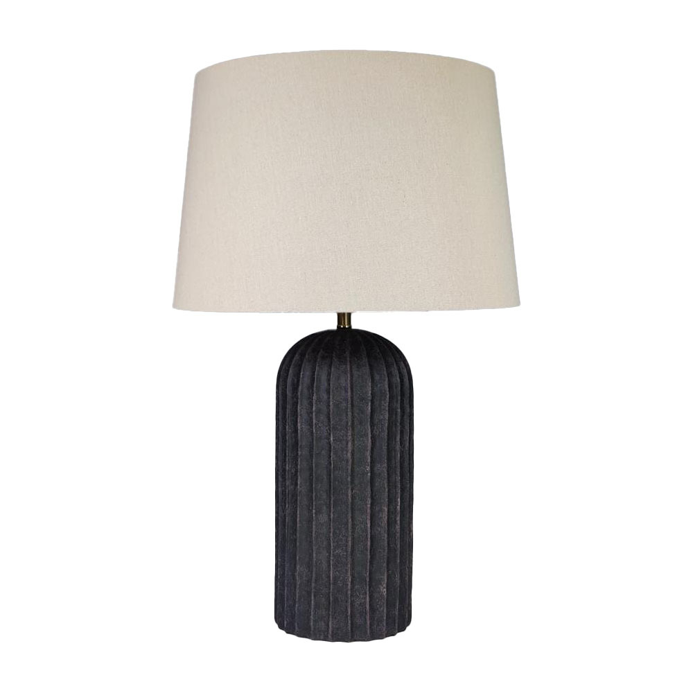 Porto 63cm Negro/beige lámpara de mesa De Nordic Lighting - Porto es una elegante l&aacute;mpara de mesa que combina un dise&ntilde;o atemporal con materiales de alta calidad.