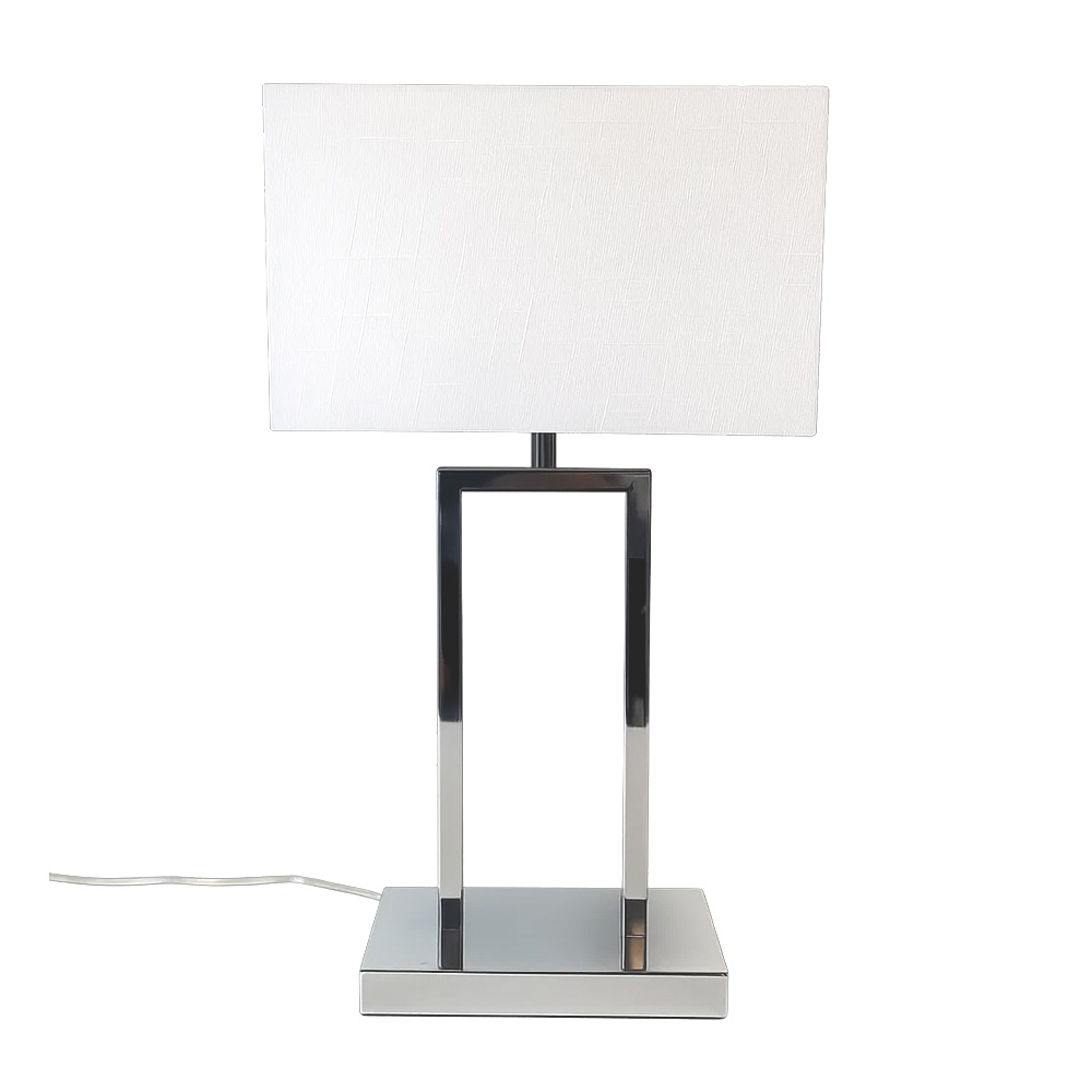 Gemma 52cm Cromo lámpara de mesa De Nordic Lighting - Una elegante l&aacute;mpara de mesa de metal con un sofisticado acabado cromado que irradia exclusividad.