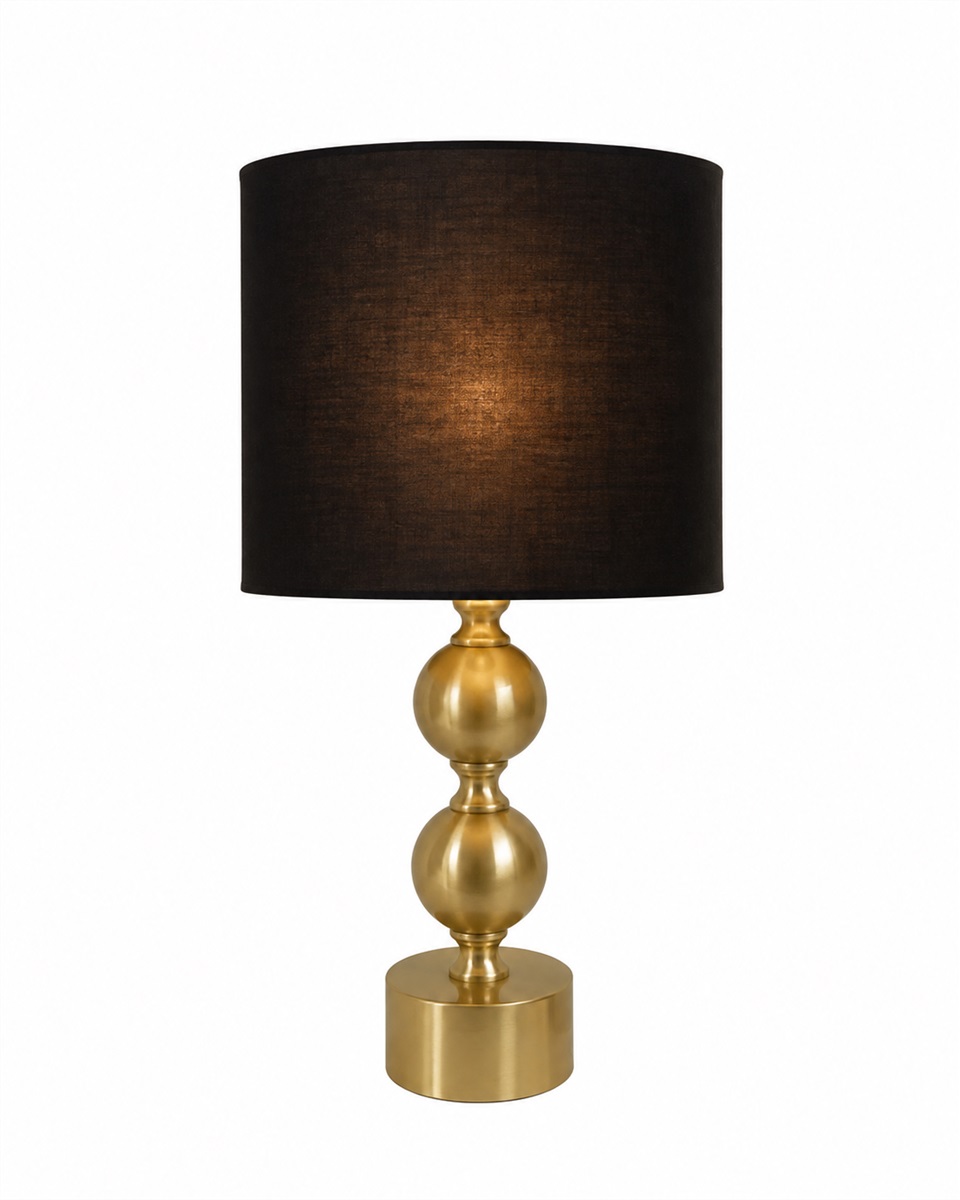 Circolo 48cm Latón/negro lámpara de mesa De Nordic Lighting - La l&aacute;mpara de mesa Circolo combina una base met&aacute;lica decorativa con un elegante acabado en lat&oacute;n y una cl&aacute;sica pantalla de lino negro.