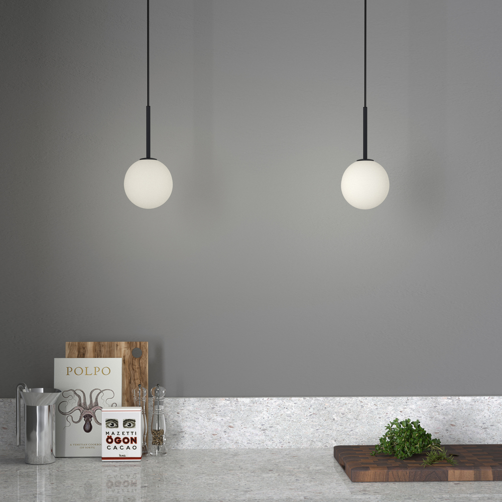 Ballon Ø14 Negro mate Lámpas de techo De Herstal - Placera Ballon pendel i ditt vardagsrum som ett kluster eller k&ouml;k f&ouml;r att ge ditt hem en trendig, ungdomlig atmosf&auml;r och en str&aring;lande personlighet eller varf&ouml;r inte &ouml;ver nattduksbordet!