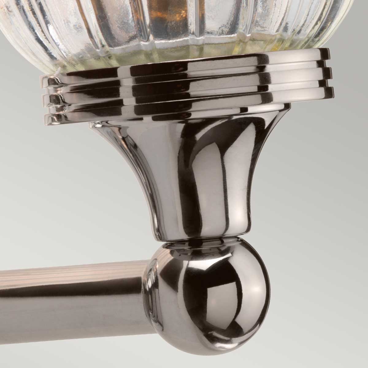 Austen Ø14 níquel pulido lámpara de baño De Elstead Lighting - La lámpara tiene un acabado de níquel pulido y una elegante pantalla de cristal que le da un aspecto atemporal.