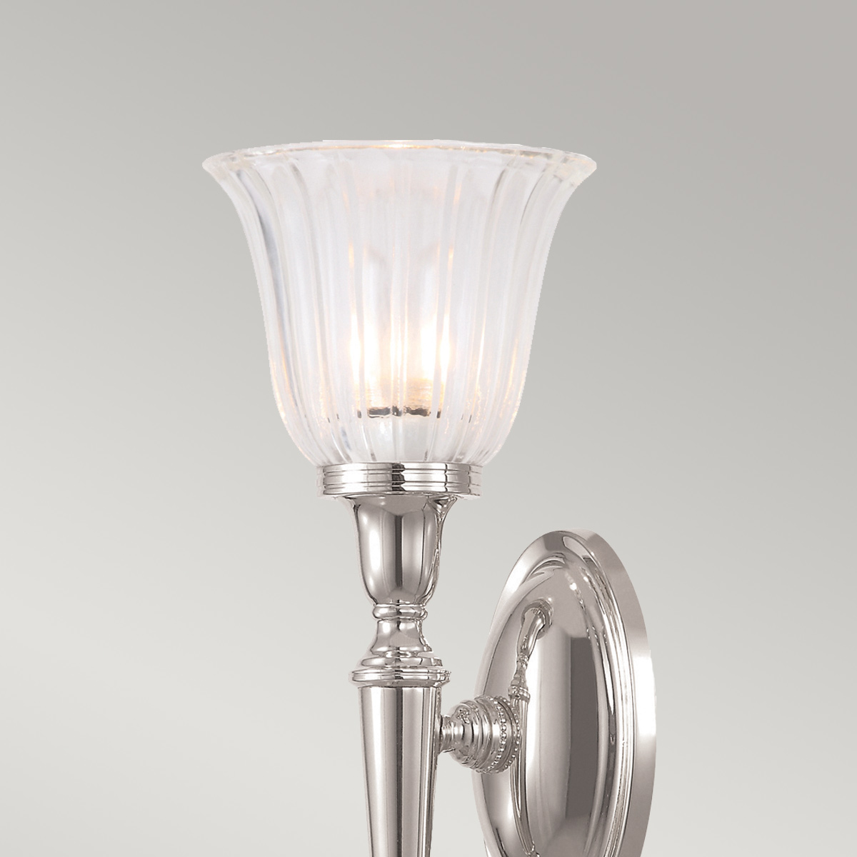 Dryden 33cm níquel pulido lámpara de baño De Elstead Lighting - La lámpara de pared Dryden es una lámpara clásica y elegante fabricada con materiales de latón de alta calidad que garantizan muchos años de uso confiable.
