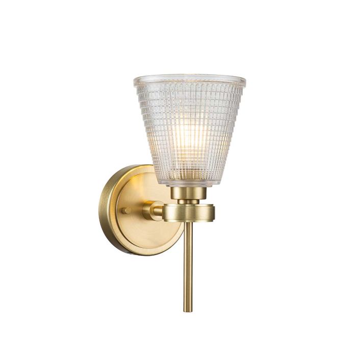 Gunnislake 13cm Latón cepillado lámpara de baño De Elstead Lighting - Fabricada en acero con acabado de lat&oacute;n cepillado, cuenta con una pantalla de vidrio transparente texturizado que proporciona una luz uniforme y sin deslumbramientos.