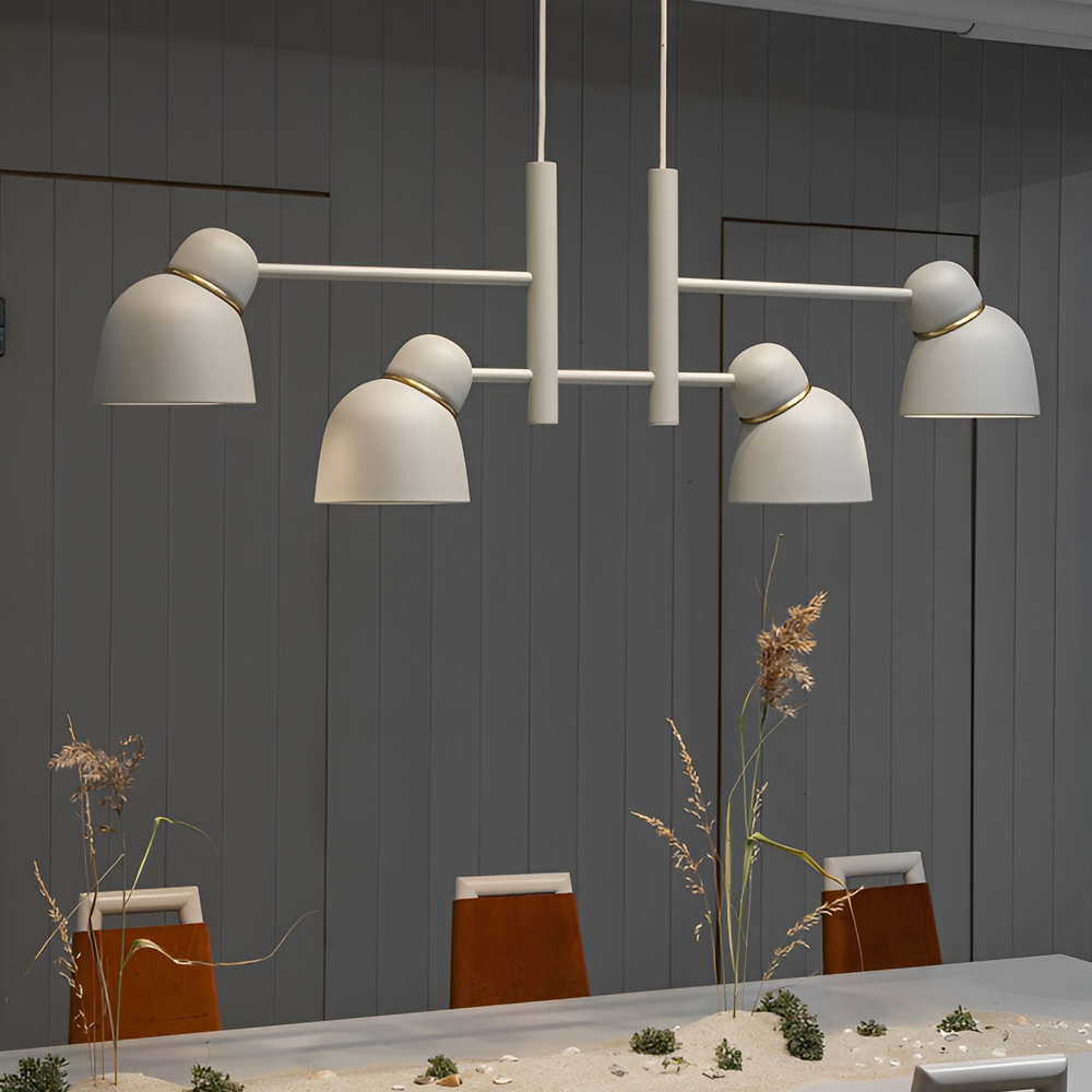 Bird 120cm Arena/latón Lámpas de techo De Belid - Con dos opciones de pantalla, esta lámpara proporciona una luz cálida y suave a través del cristal opalino o una luz focalizada a través de las pantallas de acero sueco.