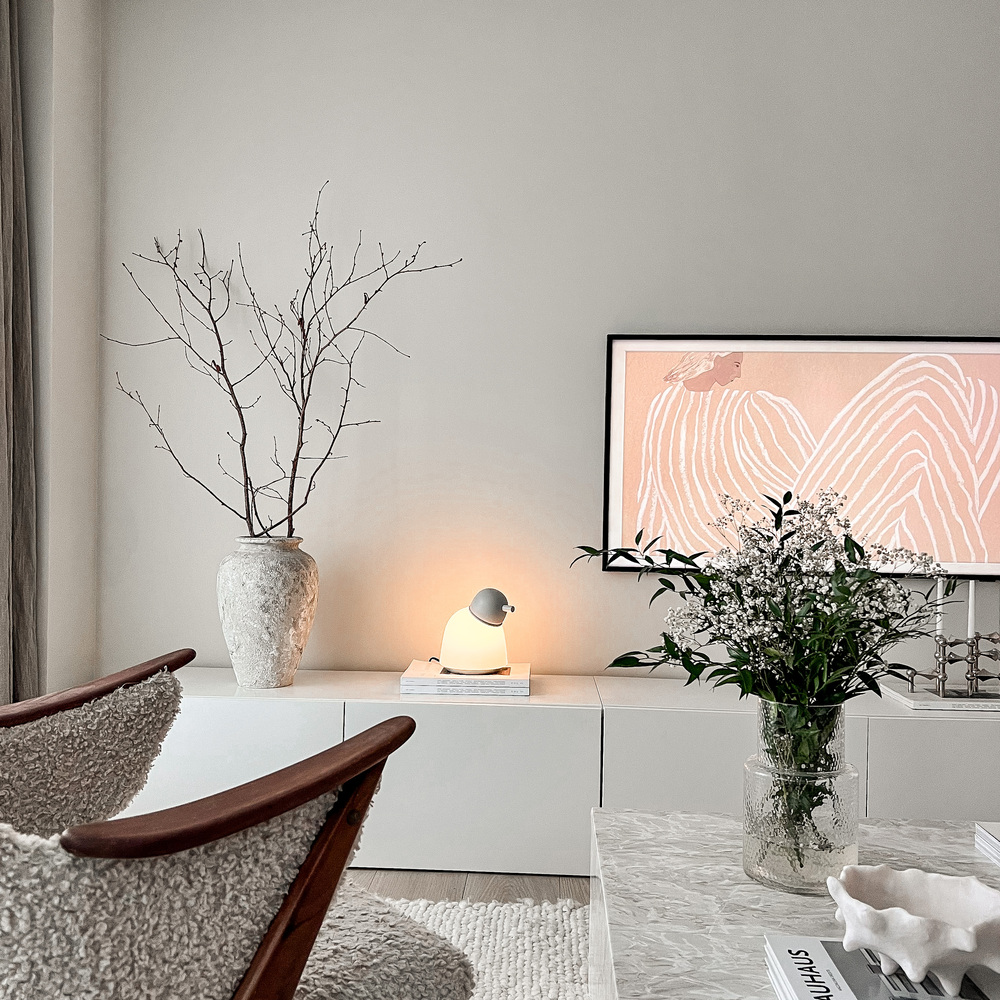 Bird 22cm Arena lámpara de mesa De Belid - El interruptor en el cable te permite regular la intensidad de la luz en tres niveles, para que puedas ajustarla a tu gusto.