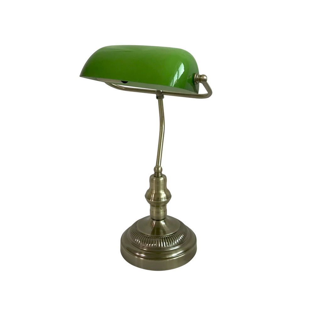 Boa 40cm Latón antiguo lámpara de escritorio De Lampan - La l&aacute;mpara de mesa Boa es un cl&aacute;sico atemporal con un dise&ntilde;o vintage de metal y cristal.