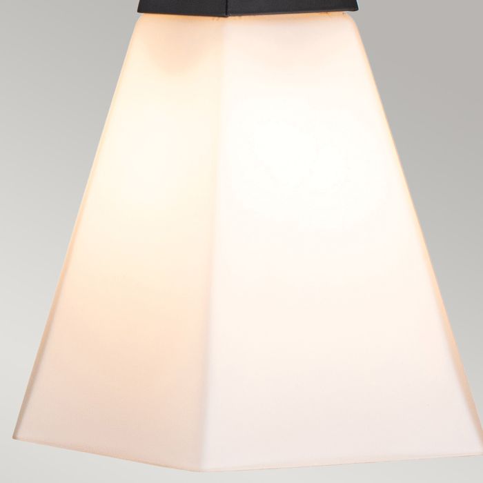 Bowtie 57cm Negro lámpara de baño De Elstead Lighting - La lámpara de pared Bowtie en negro mate es una moderna lámpara de espejo con protección IP44 y, por lo tanto, es adecuada para baños, pero también para otros espacios interiores como lavaderos o aseos de invitados.