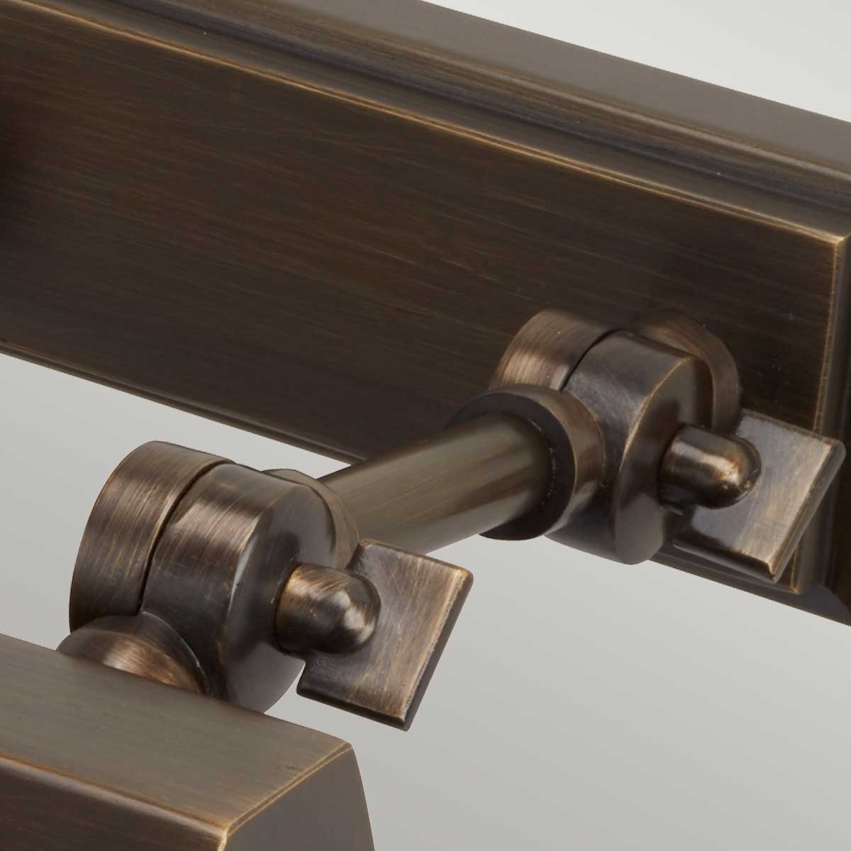 Chawtown 18cm Bronce De Elstead Lighting - Ofrece una distribución uniforme de la luz y es perfecta para iluminar cuadros y obras de arte.
