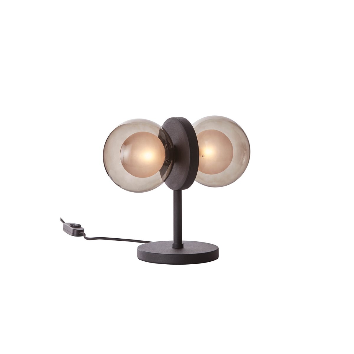 Discus 30cm Negro lámpara de mesa De CO Bankeryd - La lámpara de mesa Discus tiene un diseño femenino que toma el control y marca el estilo de tu hogar.