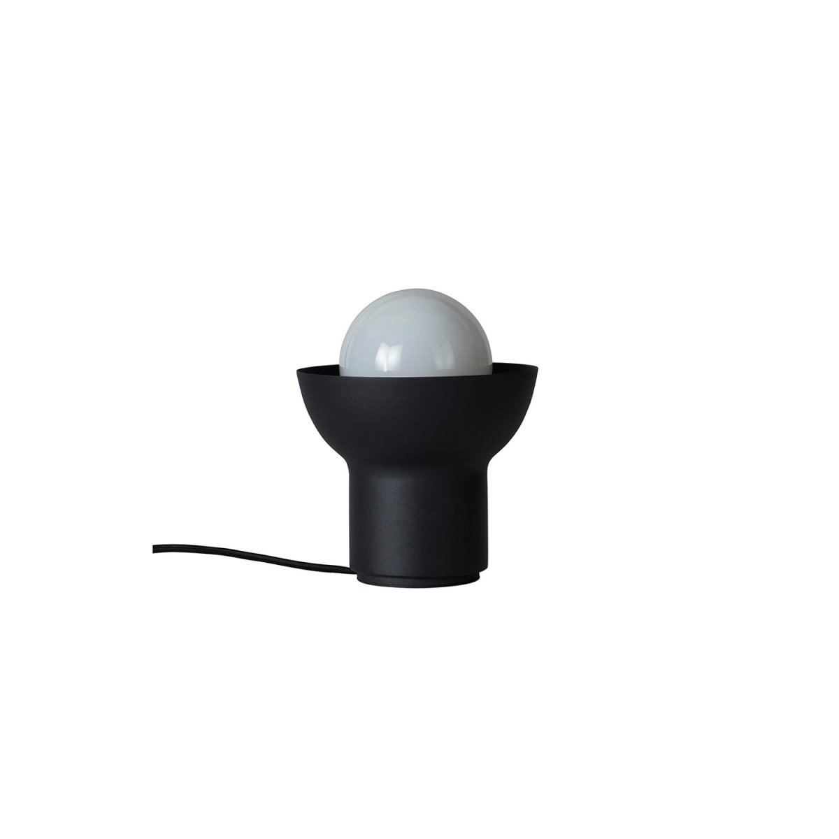 Up 13cm Antracita lámpara de mesa De CO Bankeryd - La lámpara de mesa Up tiene un diseño juvenil y escandinavo, donde la luz dirigida se convierte en parte decorativa de la forma de la lámpara.