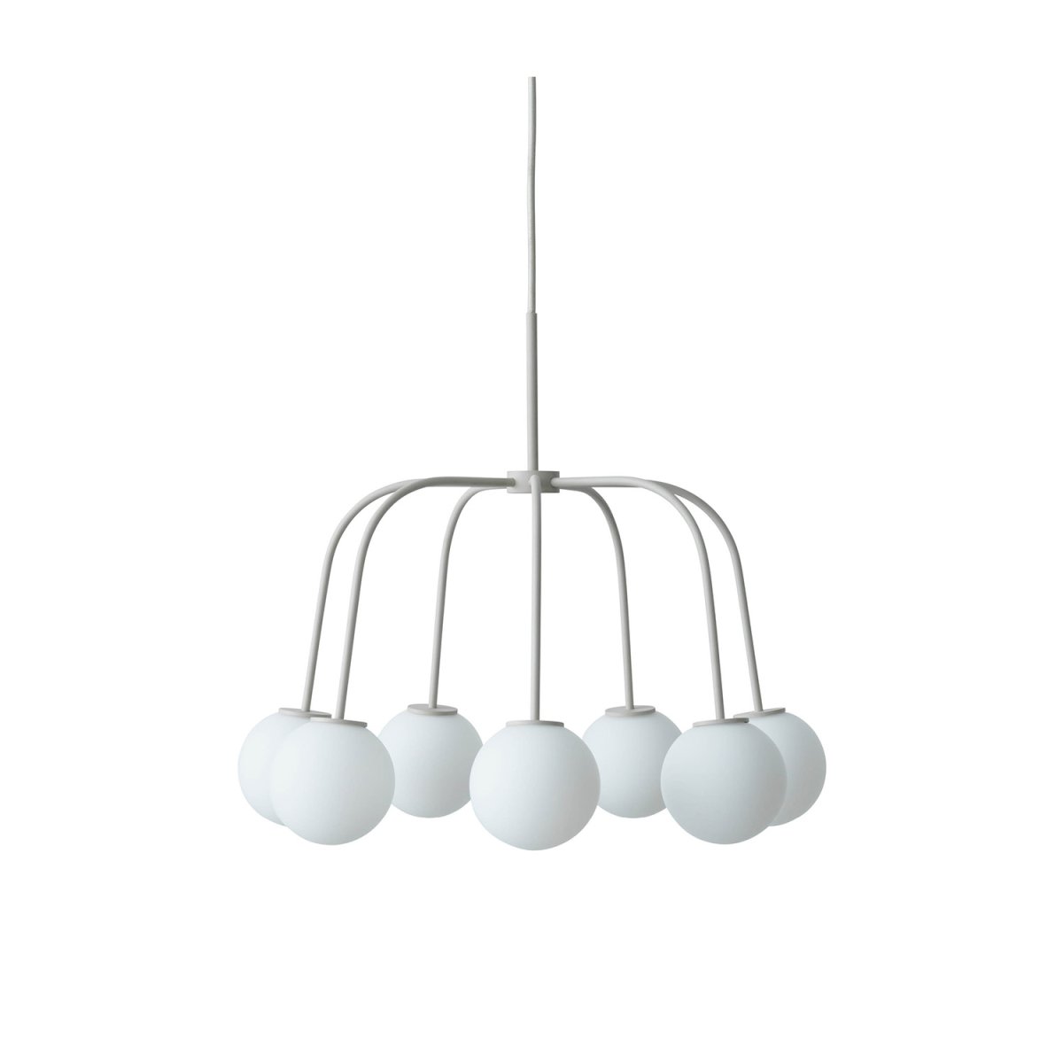 Waterfall Ø50 Beige Lámpas de techo De CO Bankeryd - La lámpara de techo encaja perfectamente encima de una mesa de comedor en la cocina o el comedor, donde se convierte en un elemento llamativo, simple y moderno en la habitación.
