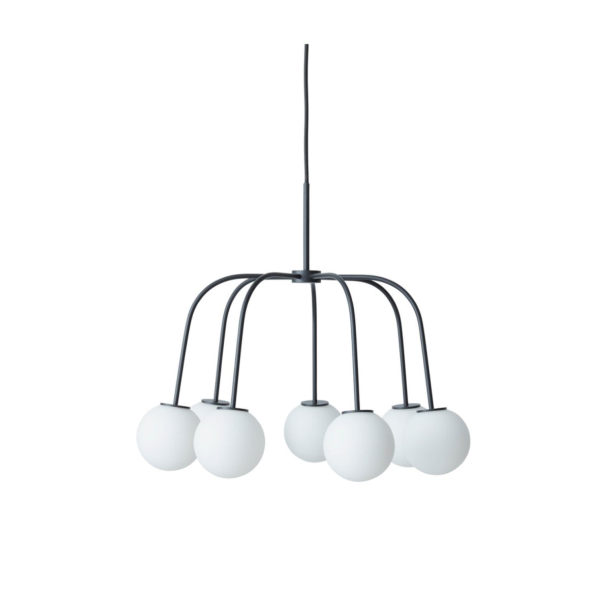 Waterfall Ø50 Negro Lámpas de techo De CO Bankeryd - La lámpara de techo queda muy bien encima de una mesa de comedor en la cocina o el comedor y se convierte en un elemento atractivo, sencillo y moderno en la estancia.