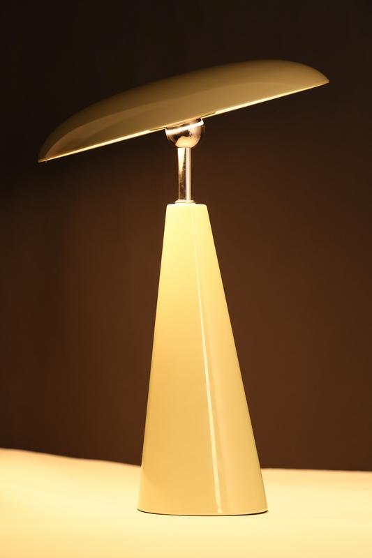 Audrey 33cm Beige/verde claro portátil De Eja - Audrey queda perfecta en la mesa de centro, la mesita de noche o el alféizar de la ventana.