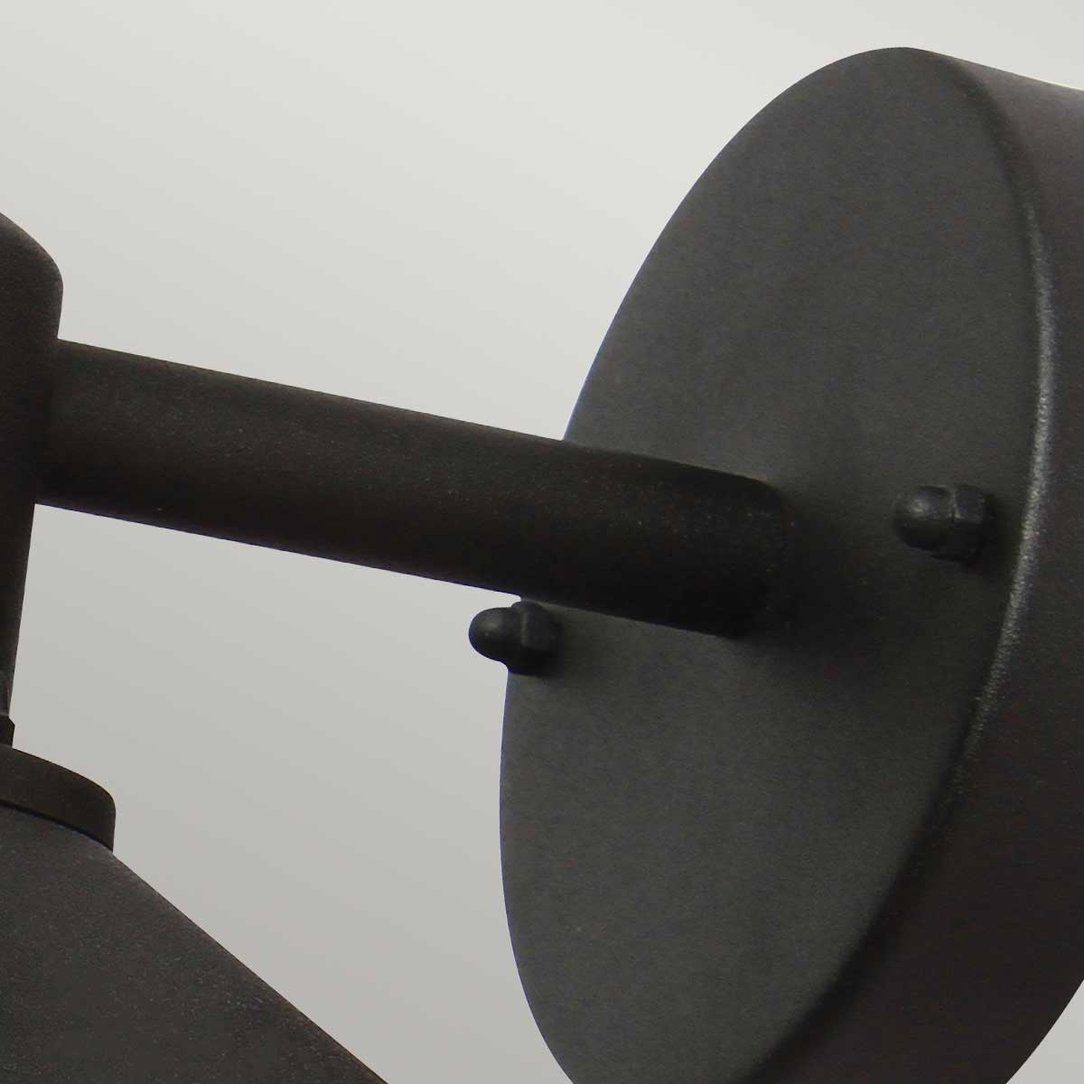 Copenhagen Ø22 Negro lámpara de exterior De Elstead Lighting - Tillverkad av rostfritt st&aring;l i svart finish och glas, erbjuder den en h&aring;llbar och v&auml;dert&aring;lig konstruktion som passar perfekt f&ouml;r fasader, entr&eacute;er och uteplatser.