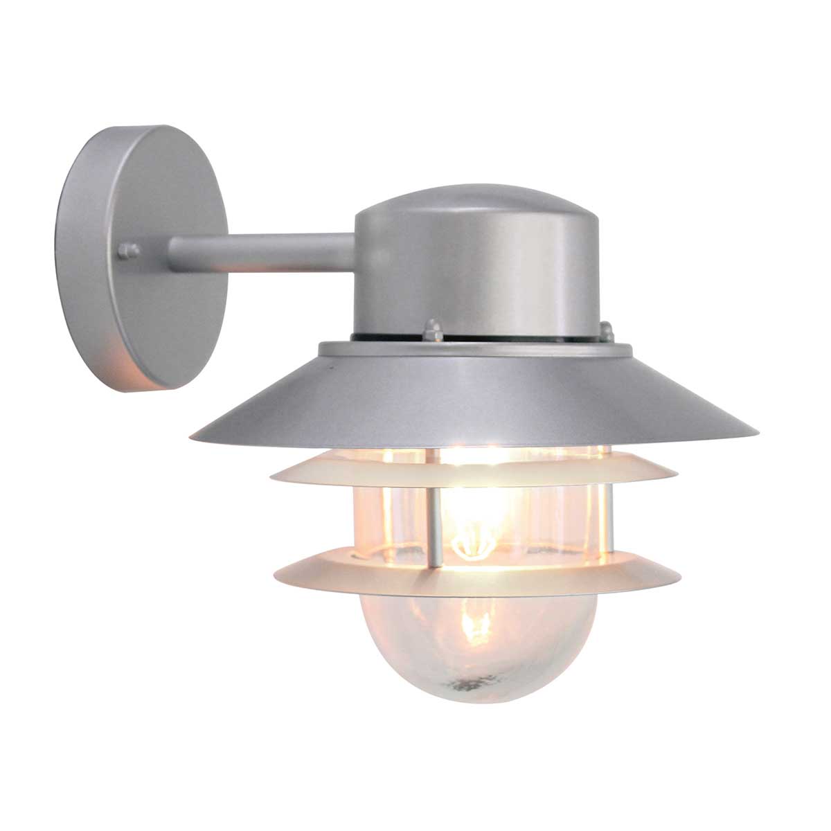 Copenhagen Ø22 Plata lámpara de exterior De Elstead Lighting - Tillverkad av rostfritt st&aring;l i silverfinish och glas, erbjuder den en h&aring;llbar och v&auml;dert&aring;lig konstruktion som passar perfekt f&ouml;r fasader, entr&eacute;er och uteplatser.