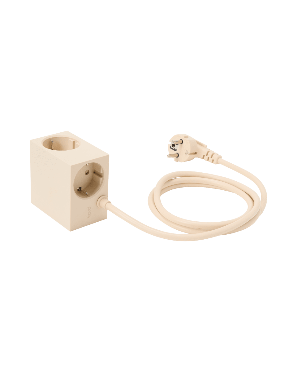 Cuboid Marfil perlado De Kord - Diversas opciones de montaje: Fije la regleta directamente a superficies met&aacute;licas con los laterales magn&eacute;ticos, utilice el soporte incluido con superficie de fricci&oacute;n para una colocaci&oacute;n estable sobre la mesa o m&oacute;ntela en la pared con cinta adhesiva 3M para una toma discreta y de f&aacute;cil acceso.