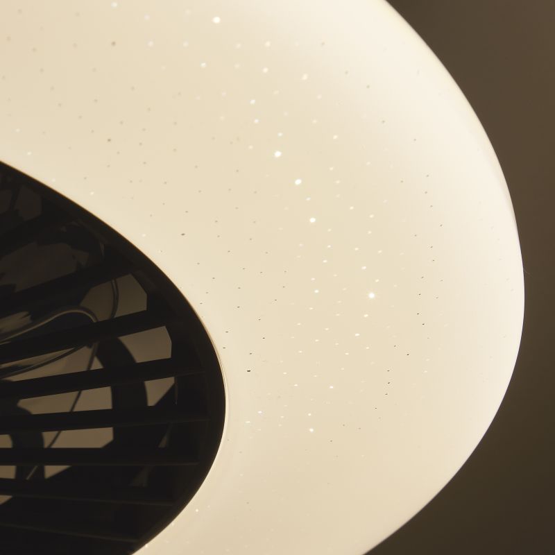 Salerno Ø58 Negro De Brilliant - Su elegante dise&ntilde;o en blanco y negro se integra a la perfecci&oacute;n en hogares contempor&aacute;neos y luce igual de bien en la sala de estar, el dormitorio o la oficina en casa.