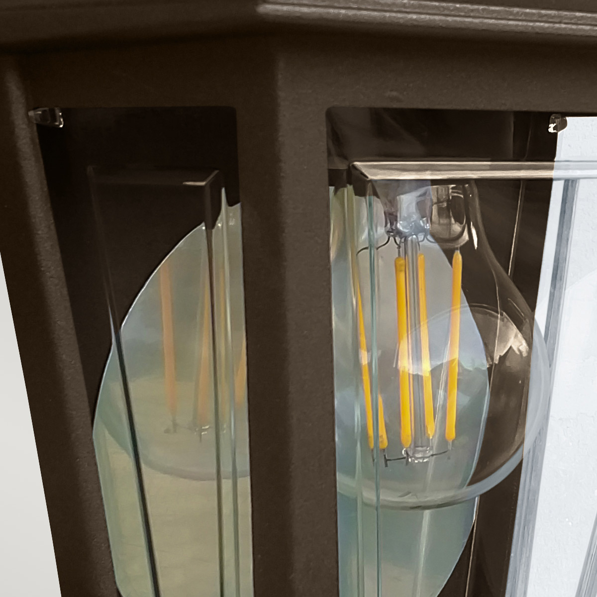 Deco Lane 32cm Bronce lámpara de exterior De Elstead Lighting - Con la clase de protección IP44, la lámpara está protegida contra la lluvia y la humedad y, por lo tanto, es perfecta para fachadas, entradas y terrazas.