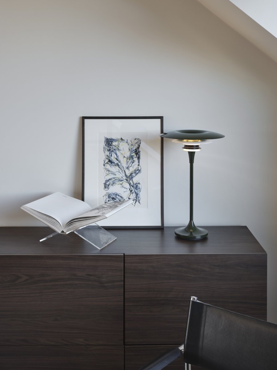 Diablo 48cm Verde/blanco lámpara de mesa De Belid - Est&aacute; disponible en varios colores, lo que, junto con su dise&ntilde;o &uacute;nico, la convierte en un detalle &uacute;nico en tu interior.