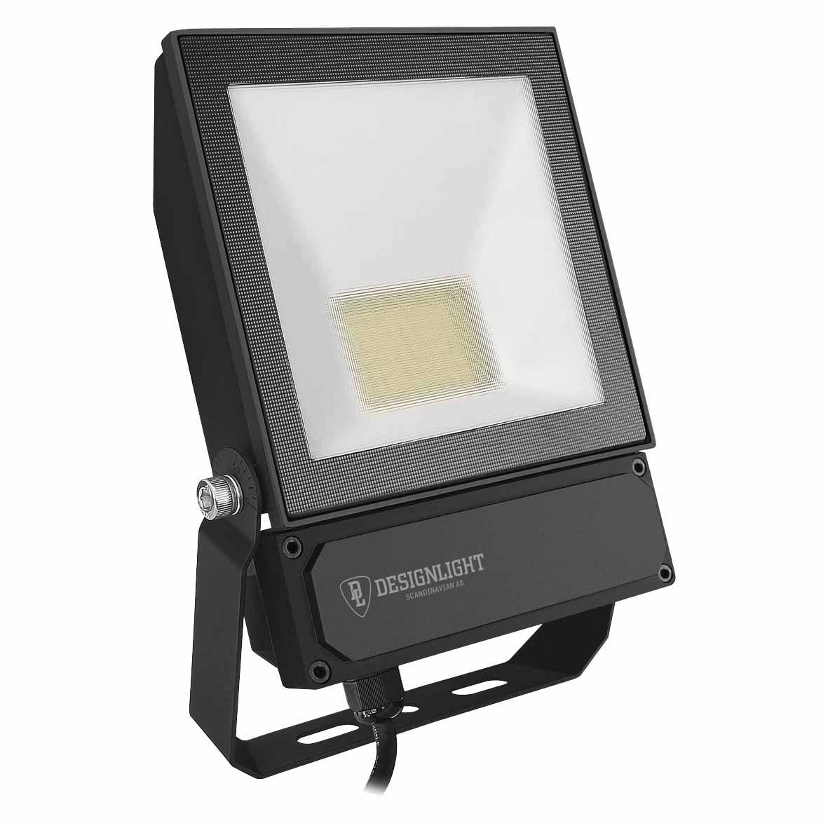 Elly foco 50W Negro De Designlight - Con un consumo de energ&iacute;a de 50W, la luz proporciona un flujo luminoso de aproximadamente 5000&ndash;5500 l&uacute;menes, lo que corresponde a una eficiencia de aproximadamente 100 lm/W.