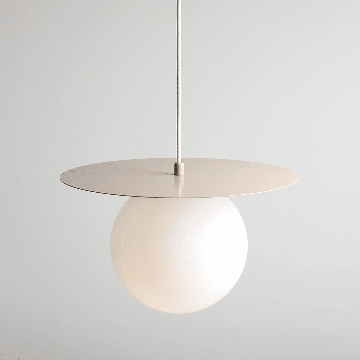 Loop Ø34 Beige Lámpas de techo De Artera - La cúpula redonda de cristal opalino tiene un diámetro de 20 cm y garantiza una hermosa distribución de la luz en la habitación.