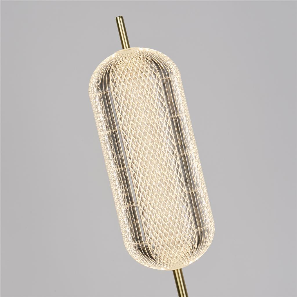 Capsule Latón lámpara de pie De Searchlight - Capsule es una elegante y moderna lámpara de pie con detalles de latón satinado y una pantalla de cristal acrílico que difunde una luz suave y agradable.