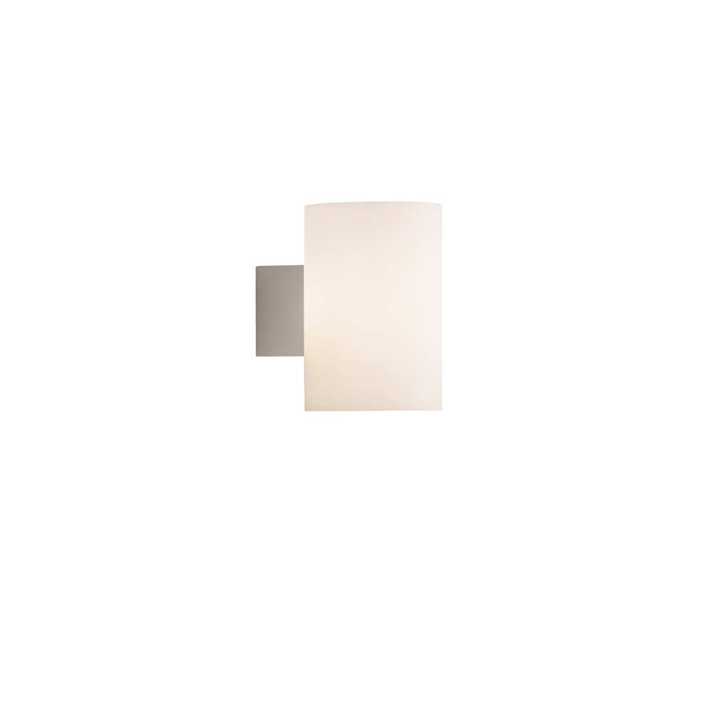 Evoke L Blanco lámpara de pared De Herstal - Den smarta konstruktionen med b&aring;de upp- och nerljus g&ouml;r den till ett utm&auml;rkt val f&ouml;r att belysa din hall, vardagsrum eller sovrum p&aring; ett subtilt men effektfullt s&auml;tt.