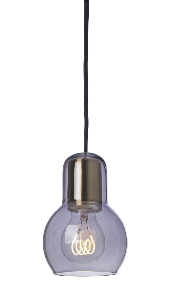 Living Fumar lámpara de ventana De Lampan - Living añade carácter y funcionalidad a tu hogar y, con una fuente de luz decorativa, se convierte en un detalle elegante en tu interior.