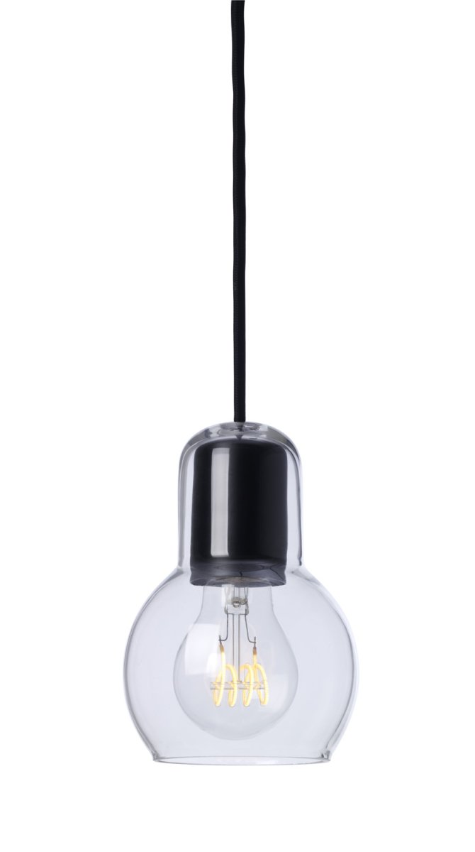 Imagen ampliada de Living Negro lámpara de ventana De Lampan - Living añade carácter y funcionalidad a tu hogar y, con una fuente de luz decorativa, se convierte en un detalle elegante en tu interior.