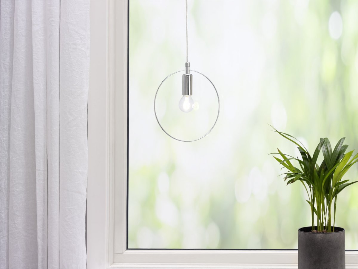 Spartan ringo Ø20 Cromo lámpara de ventana De Cottex - La lámpara de ventana de metal Spartan Ringo es una lámpara minimalista y moderna que añade un toque de estilo a tu hogar.