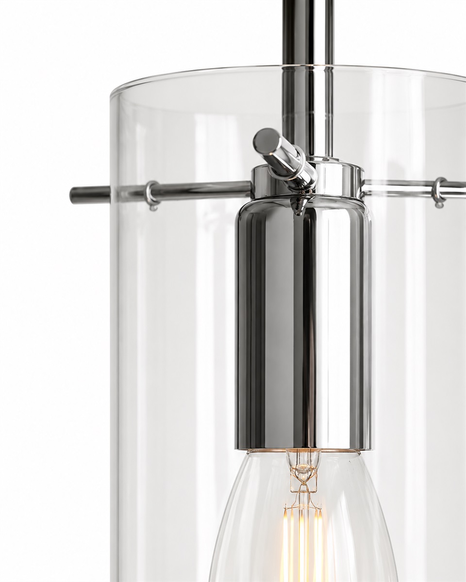 Cilinda Ø7 Cromado/transparente lámpara de ventana De Nordic Lighting - El cristal transparente garantiza una agradable difusi&oacute;n de la luz y, en combinaci&oacute;n con el metal con aspecto cromado, se convierte en un elegante detalle interior.