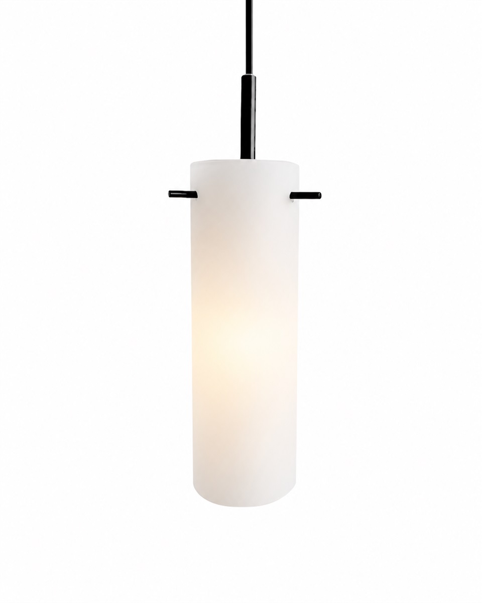 Cilinda Ø7 En blanco y negro lámpara de ventana De Nordic Lighting - El cristal blanco garantiza una hermosa distribuci&oacute;n de la luz y, en combinaci&oacute;n con el metal negro, se convierte en un elegante detalle interior.
