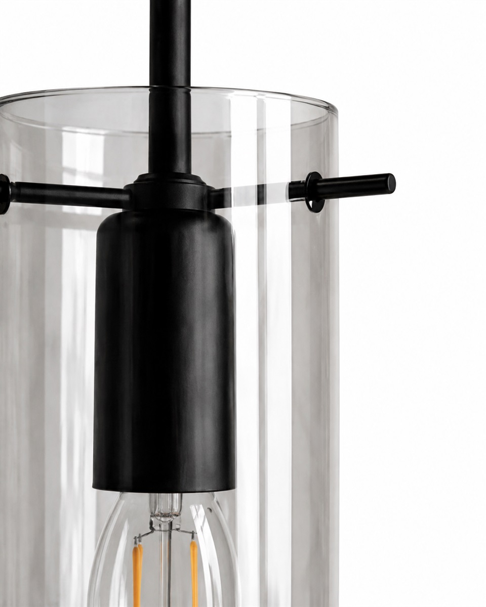 Cilinda Ø7 Negro/Ahumado lámpara de ventana De Nordic Lighting - El cristal ahumado garantiza una hermosa distribuci&oacute;n de la luz y, en combinaci&oacute;n con el metal negro, se convierte en un elegante detalle interior.