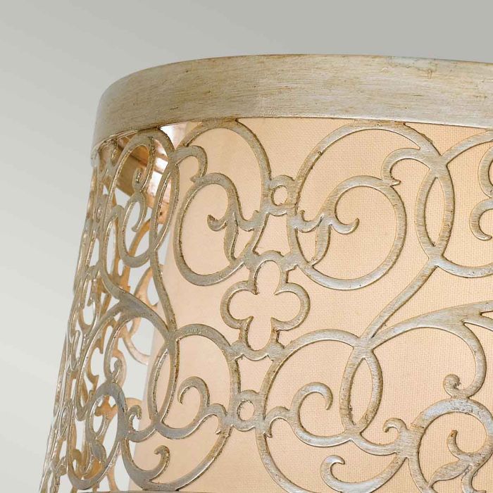 Arabesque Ø38 Plata plafón De Elstead Lighting - La pantalla de acero, con su patr&oacute;n cortado a l&aacute;ser, presenta una suave p&aacute;tina de pan de plata que evoca la plata envejecida.