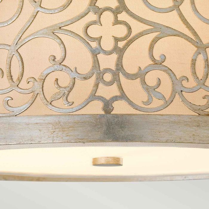Arabesque Ø38 Plata plafón De Elstead Lighting - La pantalla de acero, con su patr&oacute;n cortado a l&aacute;ser, presenta una suave p&aacute;tina de pan de plata que evoca la plata envejecida.