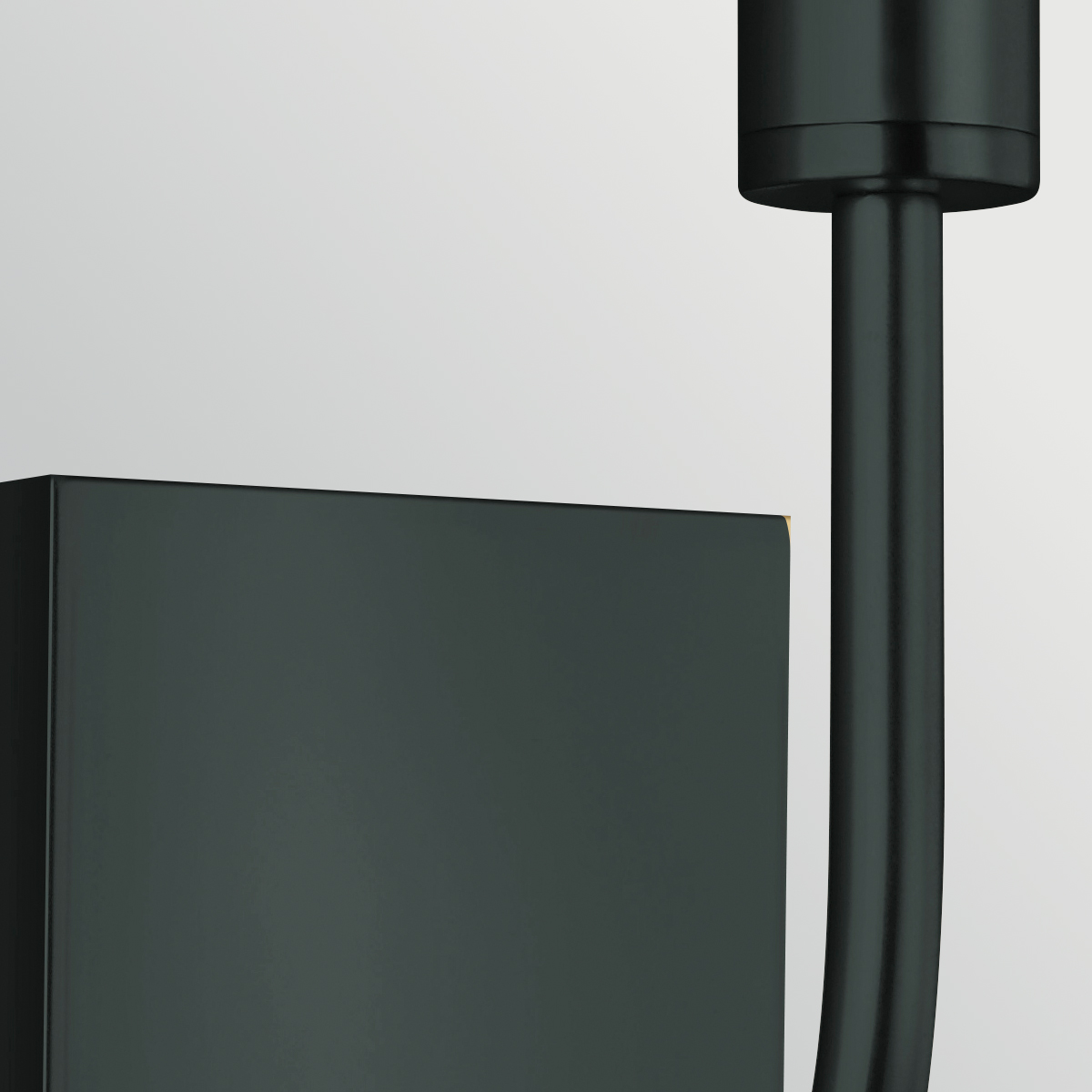 Brianna 36cm Negro lámpara de pared De Elstead Lighting - Brianna es una l&aacute;mpara de pared decorativa con un dise&ntilde;o ligero y minimalista.