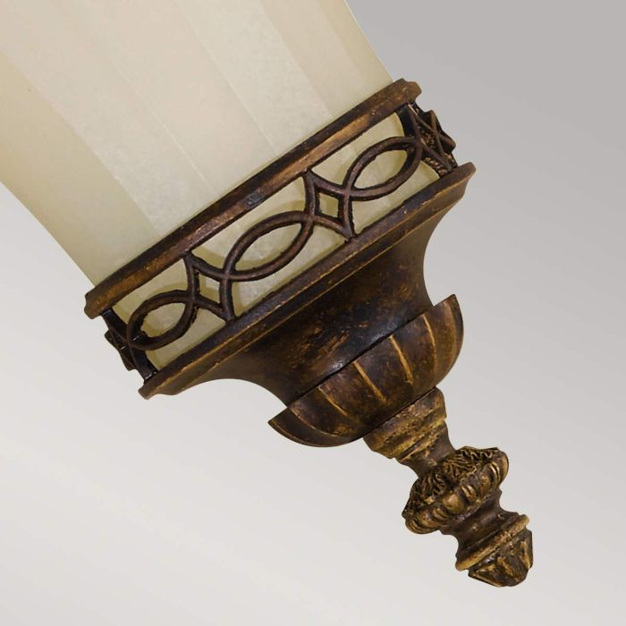 Drawing Room Ø22 Bronce lámpara de pared De Elstead Lighting - Ljusk&auml;llan omfamnas av det dekorativa glaset som bidrar med en fin och harmonisk ljusspridning i rummet.