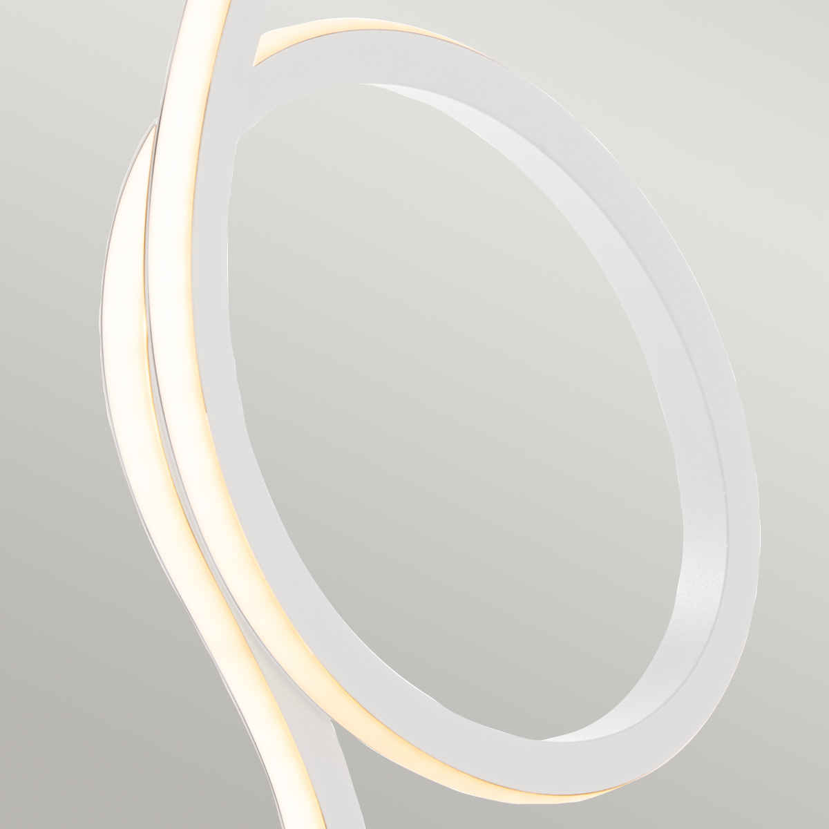 Flamingo 50cm Blanco lámpara de mesa De Elstead Lighting - Flamingo &auml;r en konstn&auml;rlig och elegant bordslampa som kombinerar modern design med skulptural estetik.