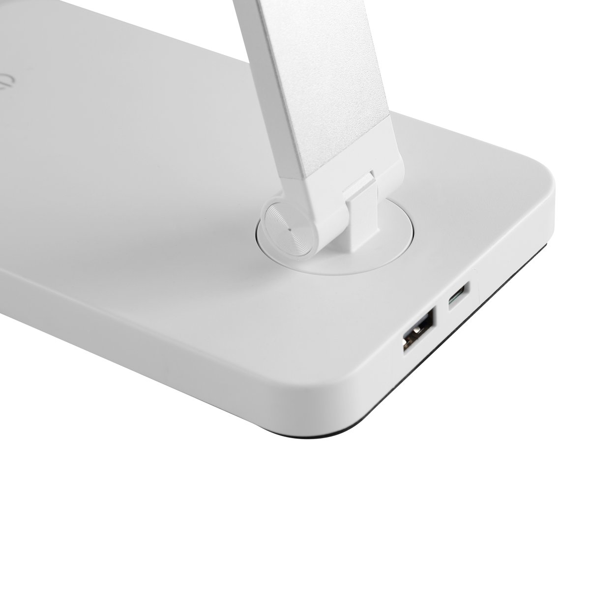 Lomina 38cm Blanco lámpara de escritorio De Brilliant - Lomina es una lámpara de escritorio elegante y práctica, fabricada en metal blanco y plástico.