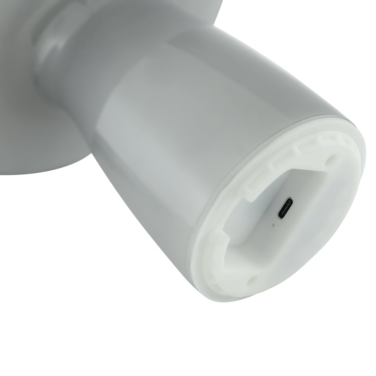 Erik 22cm Gris portátil De Brilliant - La l&aacute;mpara cuenta con tres niveles de intensidad regulable mediante el regulador t&aacute;ctil integrado en la base, lo que permite ajustar f&aacute;cilmente el brillo seg&uacute;n la ocasi&oacute;n.