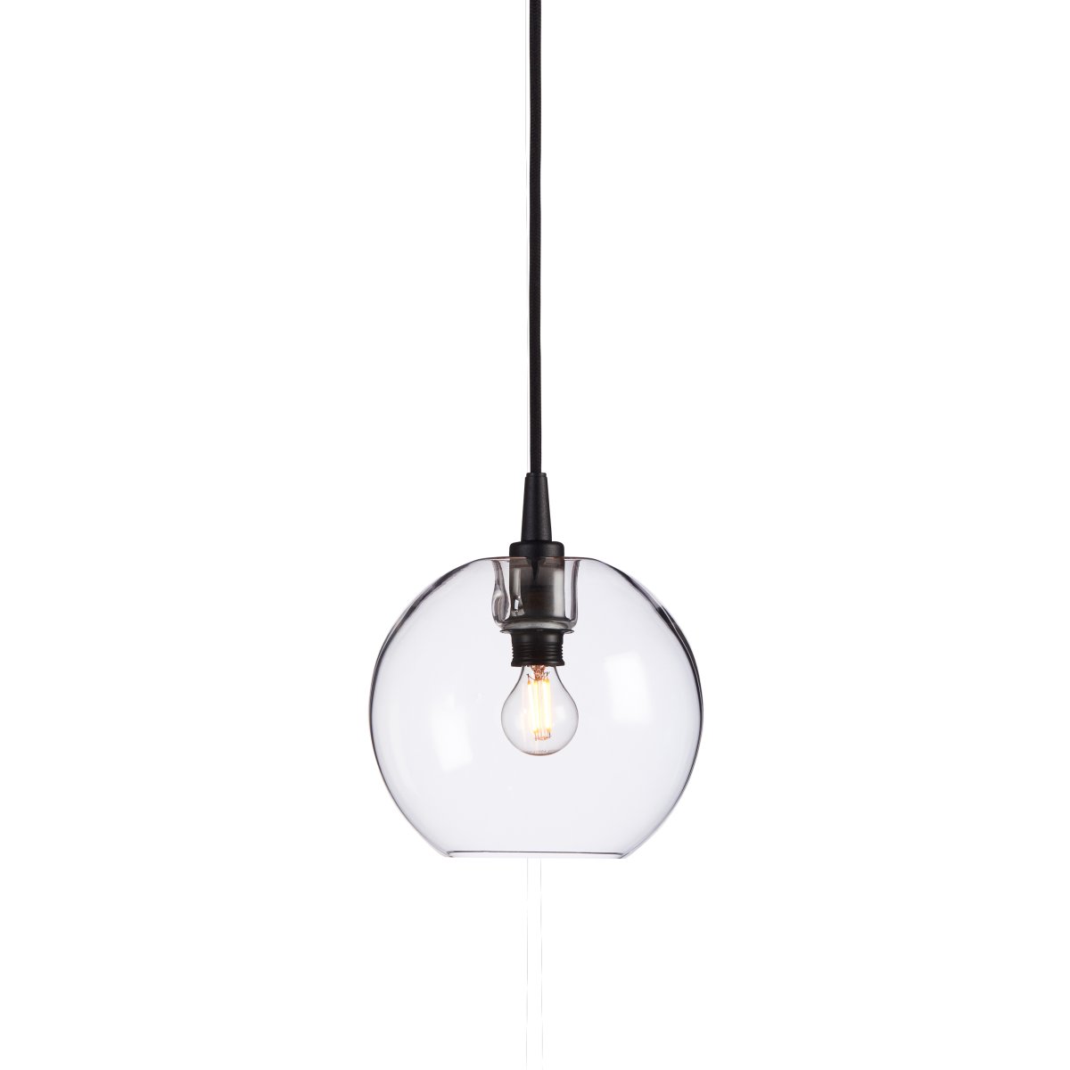 Gloria Ø20 Transparente/negro Lámpas de techo De Belid - Gracias a su hermoso flujo de luz, Gloria se convierte en el centro de atenci&oacute;n de la habitaci&oacute;n, ideal para colocarla sobre la mesa del comedor, en la sala de estar o como un detalle de lujo en el pasillo.