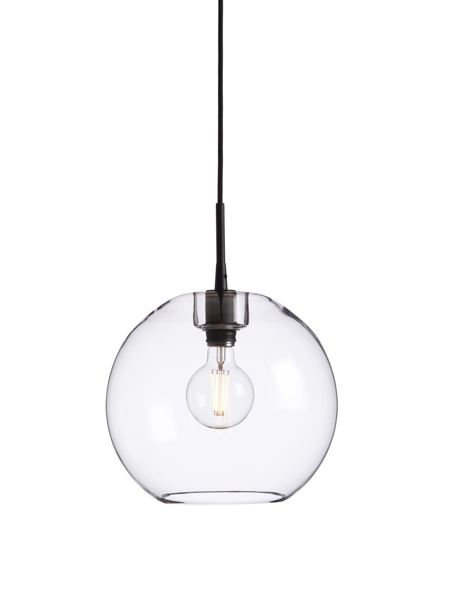 Imagen ampliada de Gloria Ø32 Transparente/negro Lámpas de techo De Belid - Gloria es un hermoso elemento que llama la atenci&oacute;n y encaja perfectamente encima de una mesa de comedor o como una l&aacute;mpara de lujo en la sala de estar.